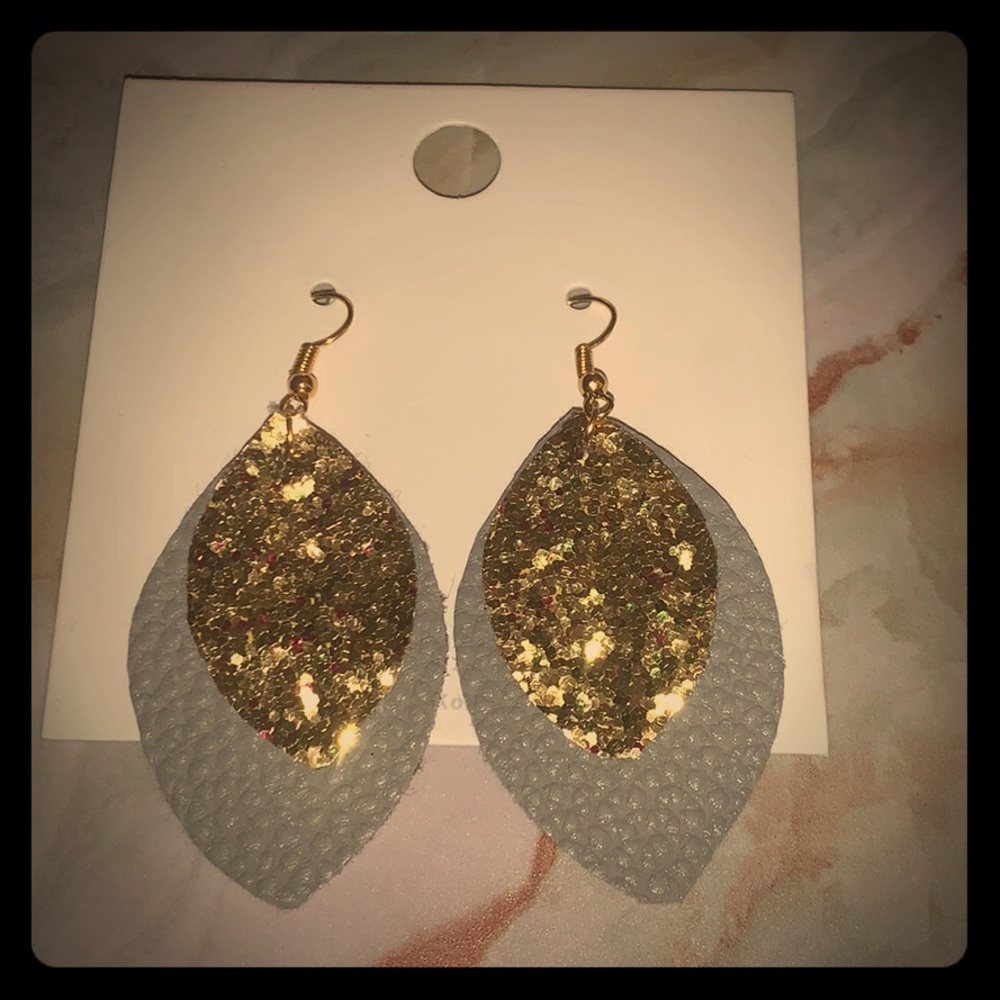 Leather earrings